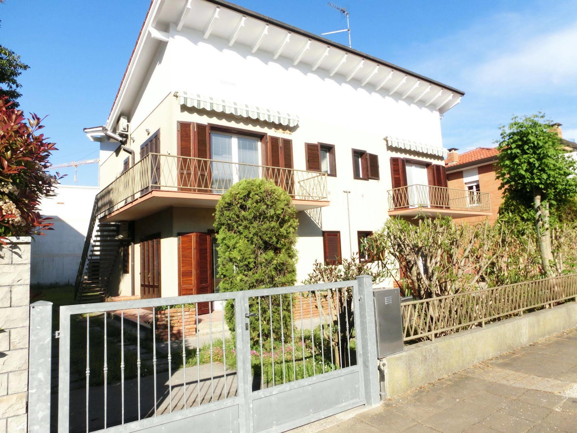 Letizia Appartement Lignano Sabbiadoro Buitenkant foto